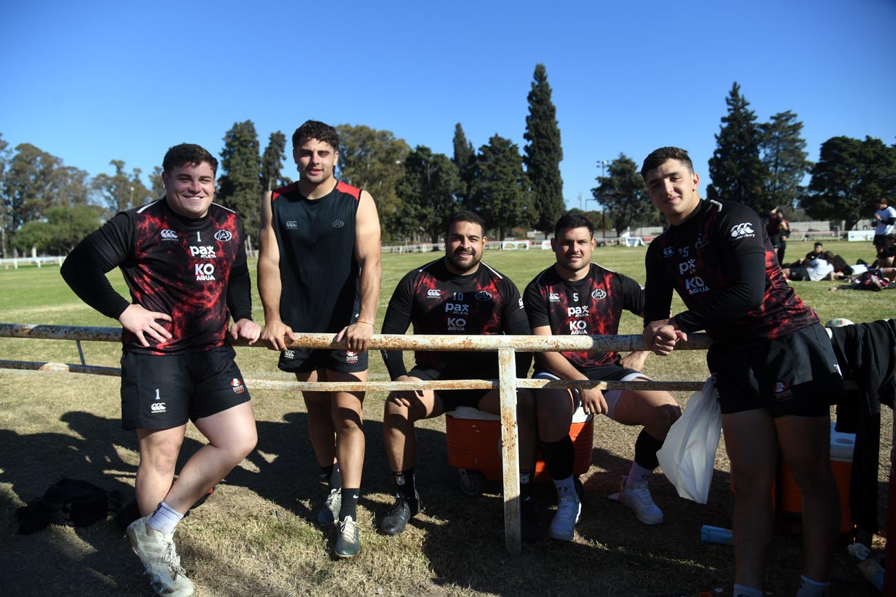 Los cinco jugadores de Dogos XV citados para Los Pumas en el último entrenamiento de Dogos XV en Córdoba. (Ramiro Pereyra / La Voz)