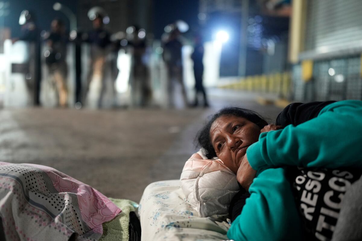 Los familiares de presos políticos iniciaron una huelga de hambre para reclamar sobre la Ley de Amnistía. (AP Photo/Ariana Cubillos)