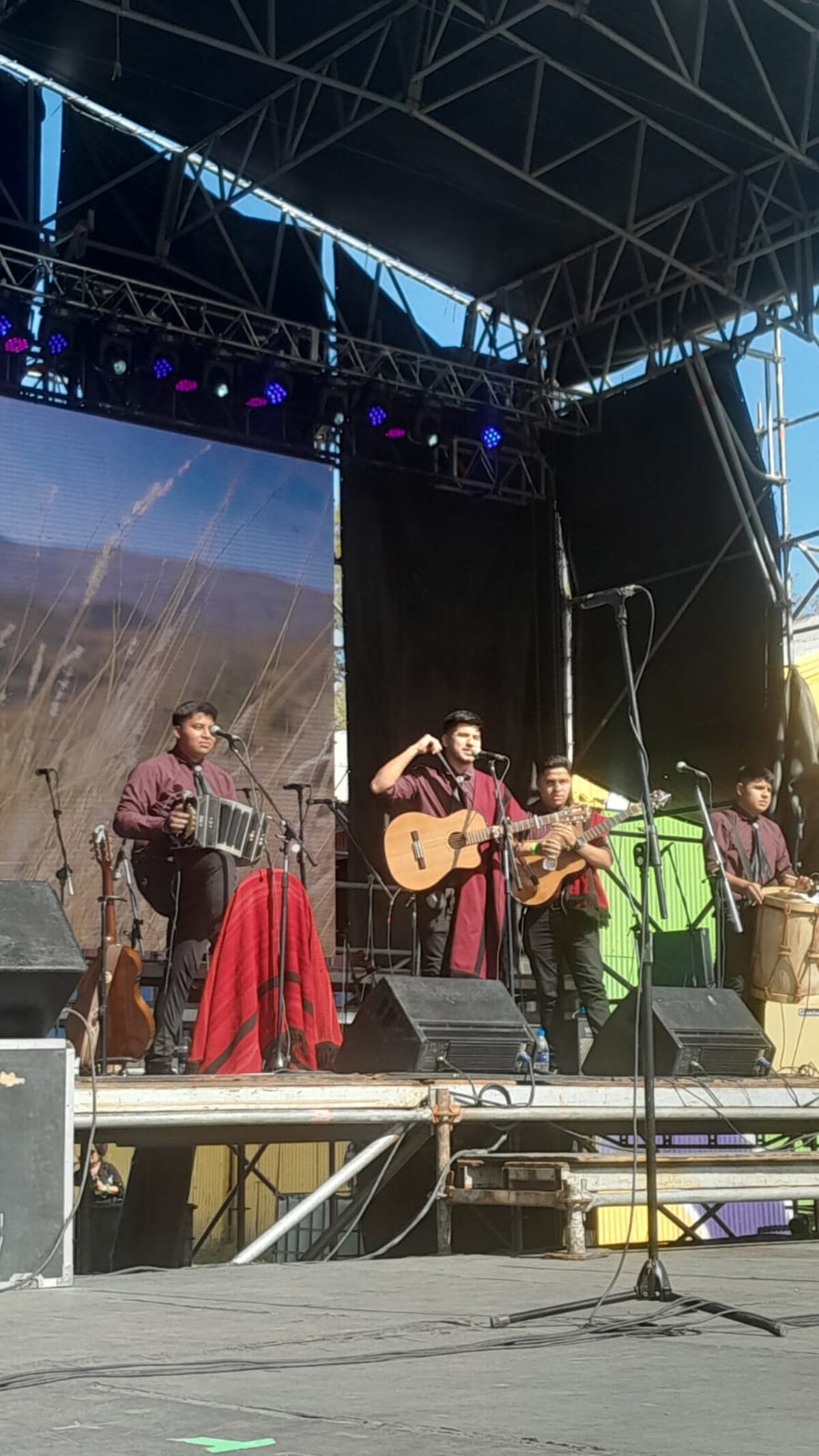 San Marcos Sud. "Los Cautivos" durante el recital ambiental "Canciones urgentes parsa mi tierra". (Gentileza Alejandro Olivares-La Página de San Marcos)