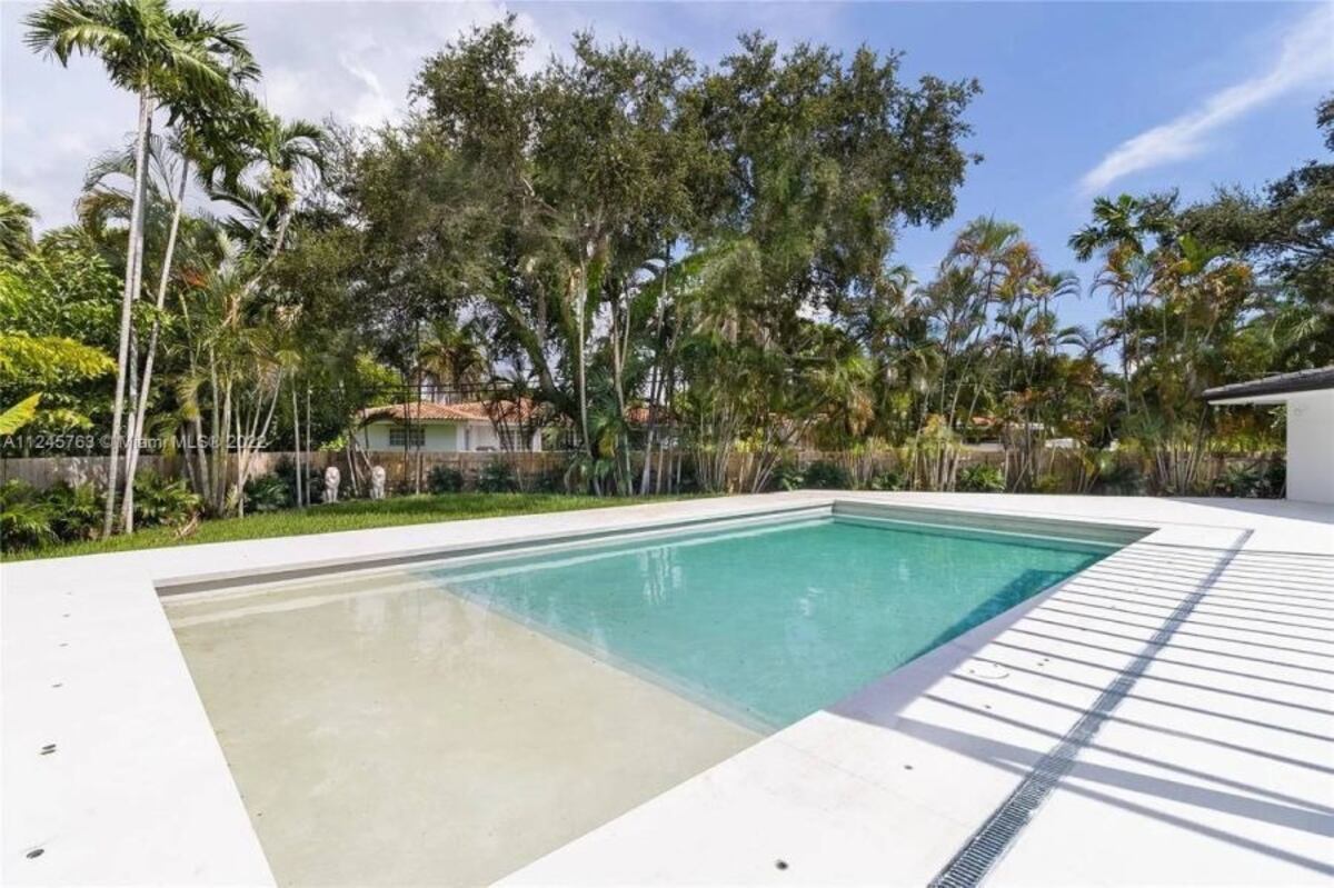 El refugio de amor en Miami Shores: los detalles exclusivos de la mansión minimalista de Tini Stoessel y Rodrigo de Paul