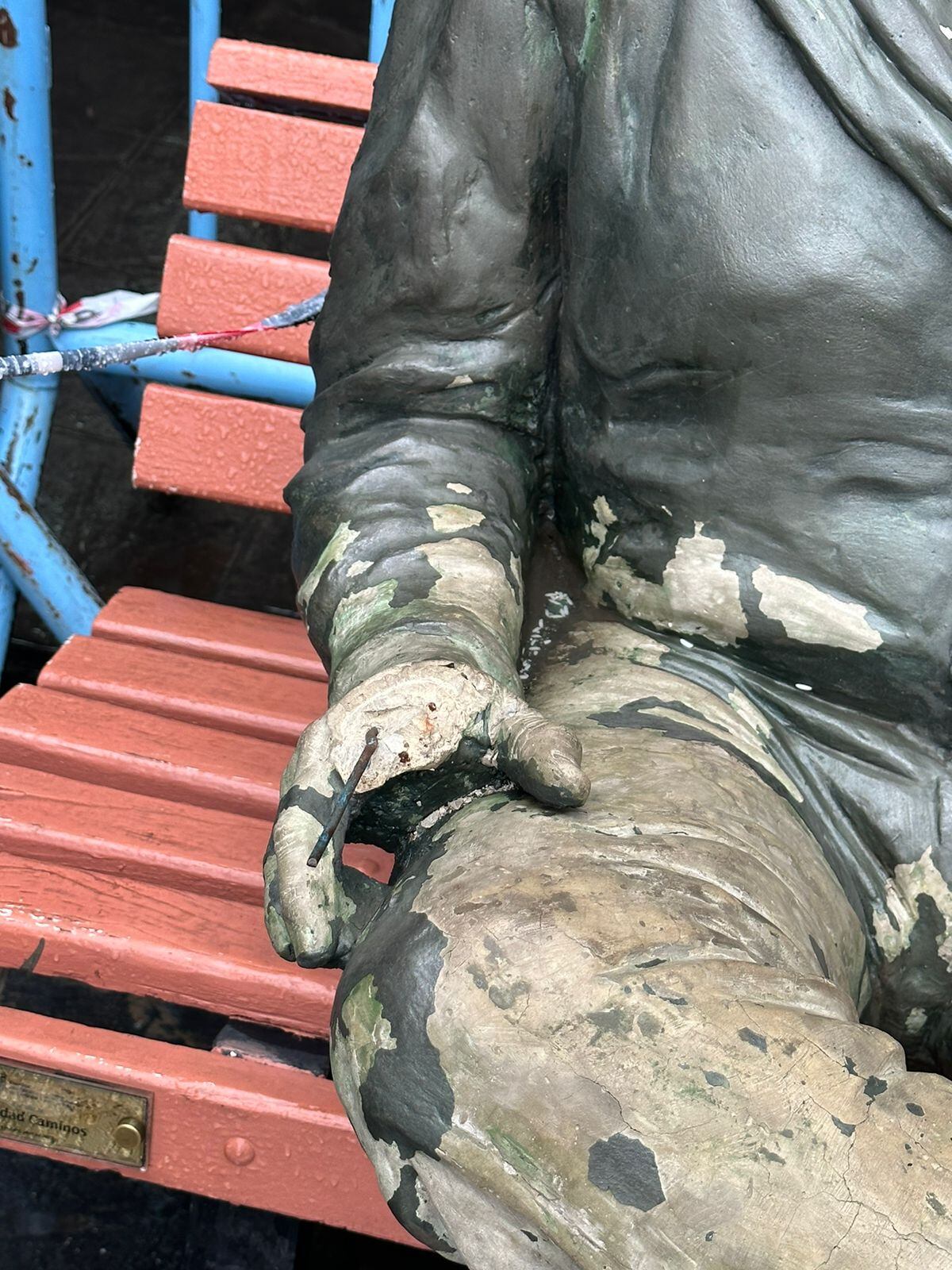 La Municipalidad reparó la estatua de Amadeo Nuccetelli (Prensa)