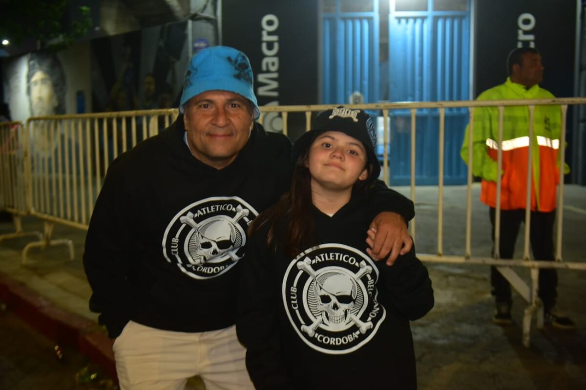 Cara 'e Cancha de Belgrano en la previa del partido con Estudiantes en el estadio Gigante de Alberdi. (Nicolás Bravo / La Voz)