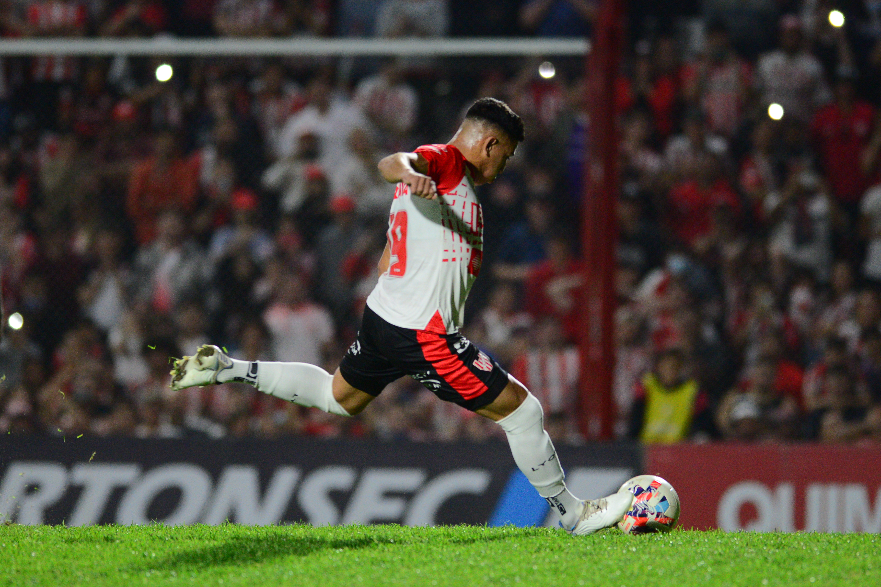 Santiago Rodríguez marcó el 2 a 0 de penal, tras ingresar a los 31 minutos. (José Gabriel Hernández)