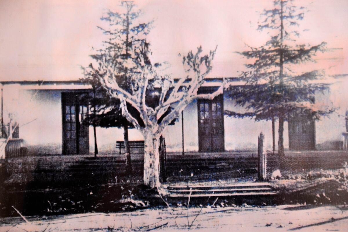 Escuela Sarmiento de Mendiolaza cumplió 100 años. Acto escolar del año 1925. (Gentileza)