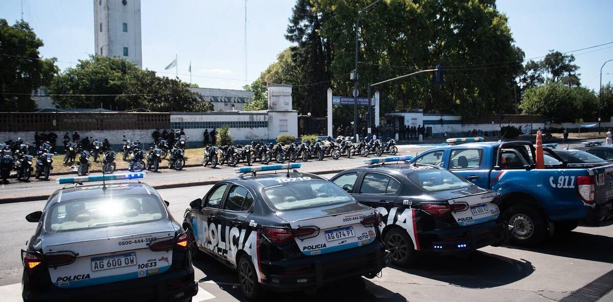 Protesta policial en Santa Fe. (Clarín)