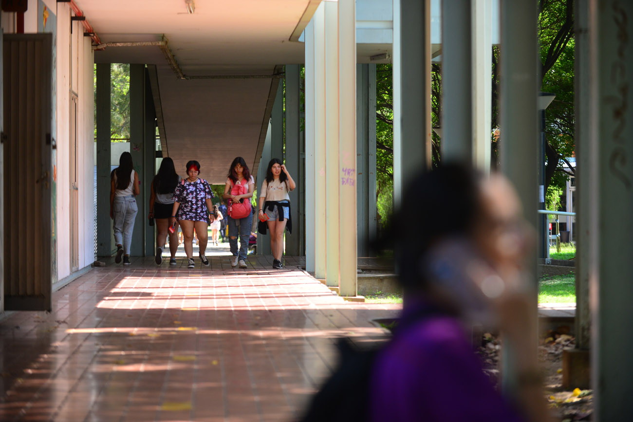 La Ciudad Universitaria comenzó las actividades. Estudiantes y profesores iniciaron la toma de exámenes y dictado de clases. (Nicolás Bravo / La Voz)