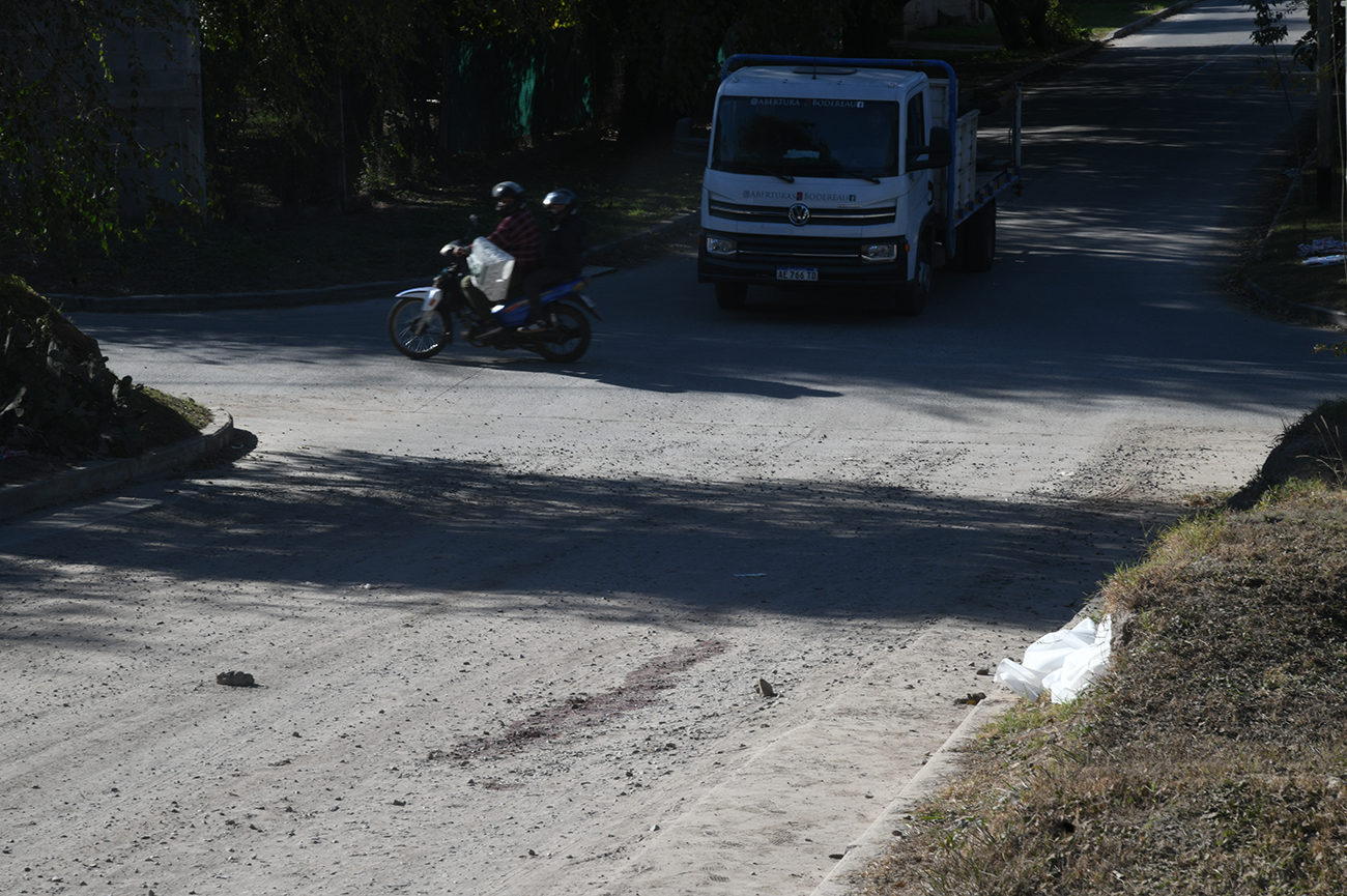 Crimen en Villa Rivera Indarte. Matan a un adolescente de 15 años de un balazo. (Ramiro Pereyra / La Voz)