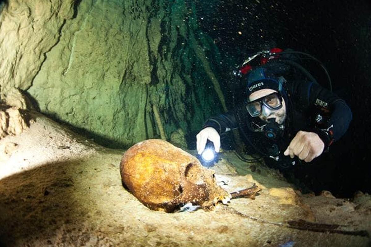 Se cree que el cenote de Sac Uayum fue usado como fosa común por los habitantes de la antigua ciudad maya de Mayapán. National Geographic.