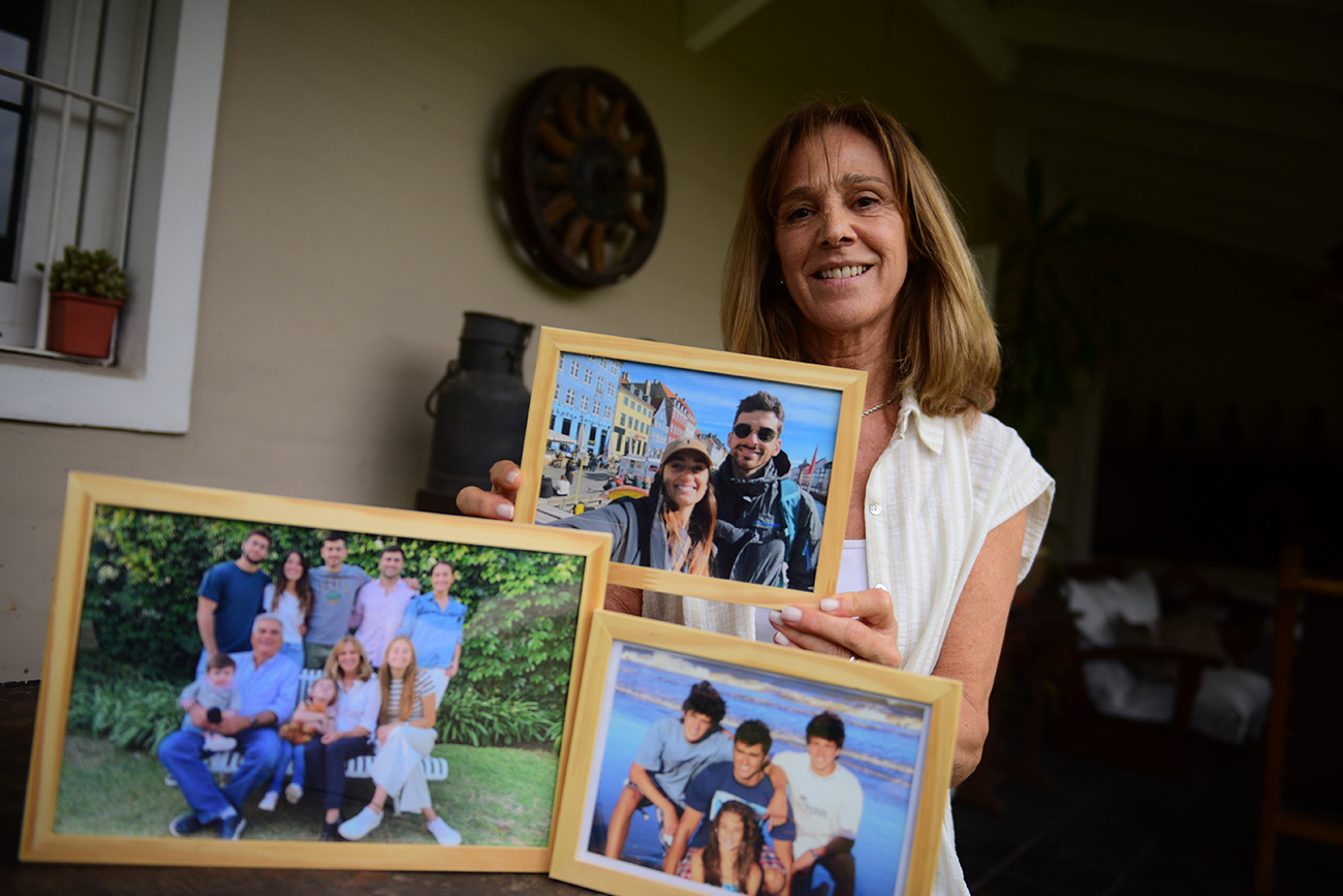 Constanza Mayor (64) tiene a tres de sus cuatro hijos viviendo en el exterior. (José Gabriel Hernández / La Voz)
