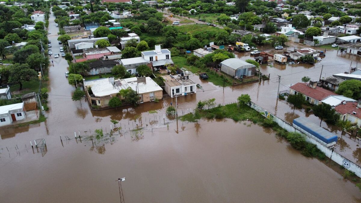 Obispo Trejo bajo el agua. Sufre la tercera inundación en los últimos 10 años. (Gentileza Marcelo Gaido)