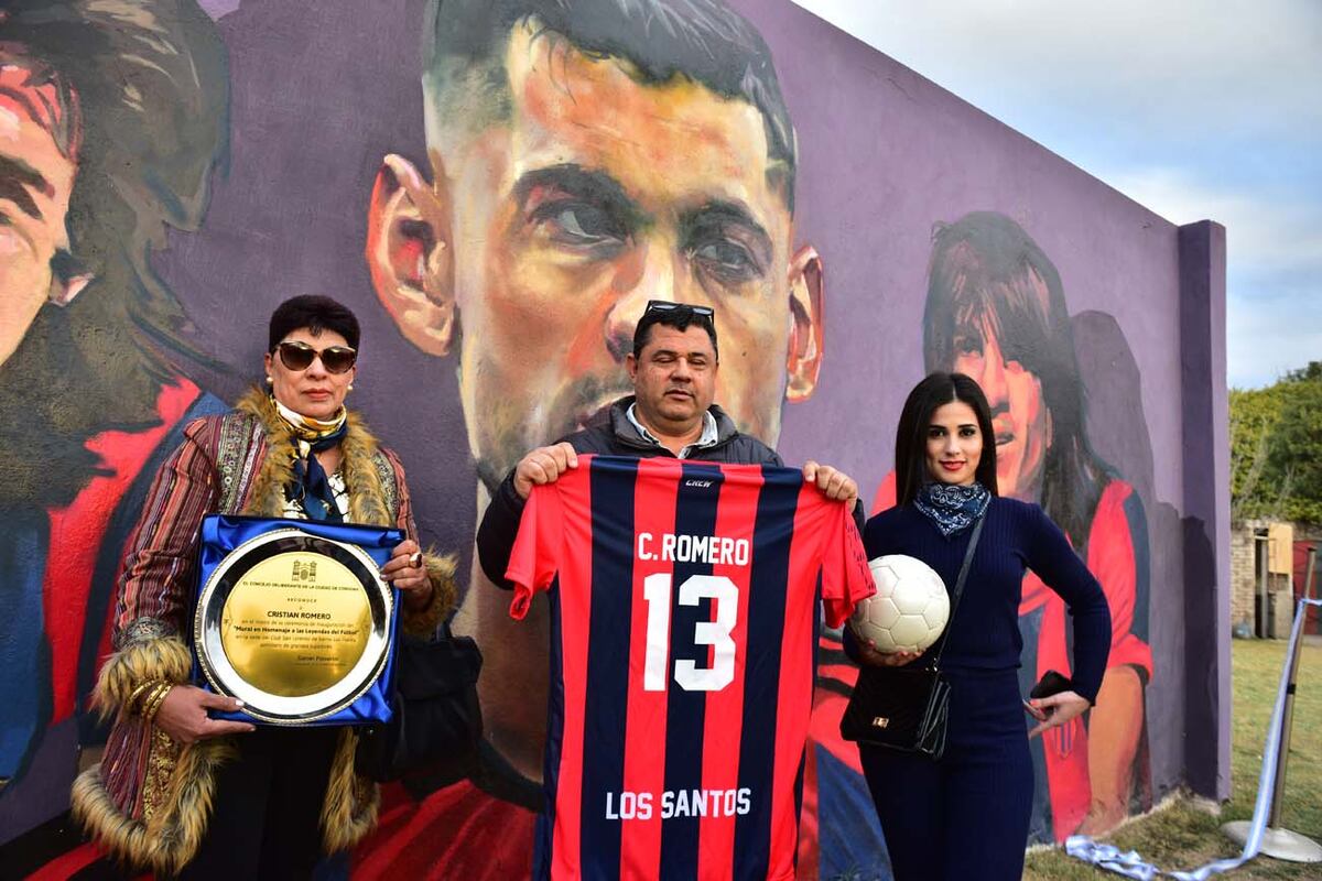 Inauguración del mural del Cuti Romero y leyendas del Club San Lorenzo de Córdoba (José Hernandez / La Voz)