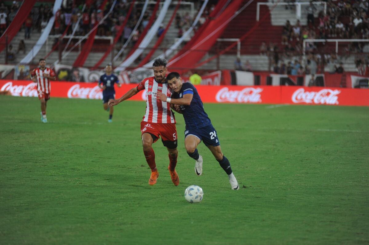 Talleres visitó a Barracas en el estadio de Huracán por la sexta fecha de la Copa de la Liga Profesional. El equipo perdió y Ramón Sosa lleva varios partidos sin gravitar. (Federico López Claro / La Voz)
