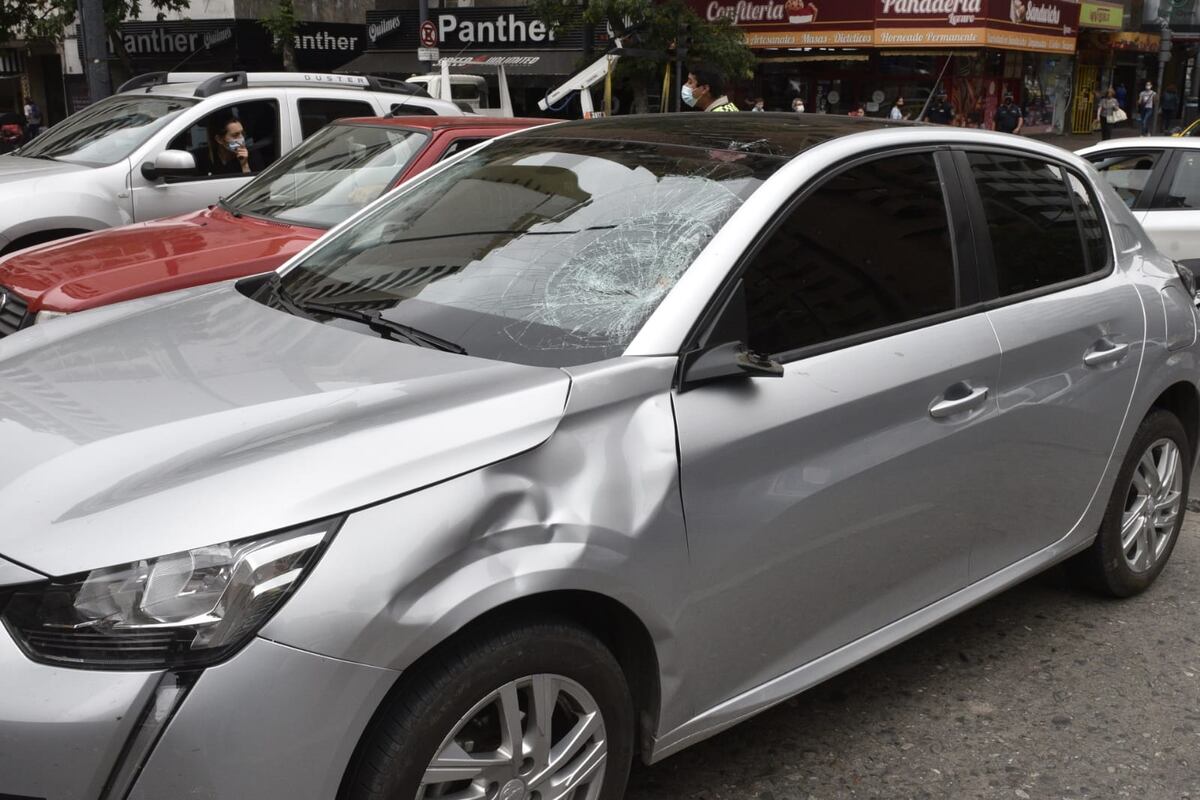 cañada y bulevar san juan atropellaron a un limpiavidrios foto ramiro pereyra