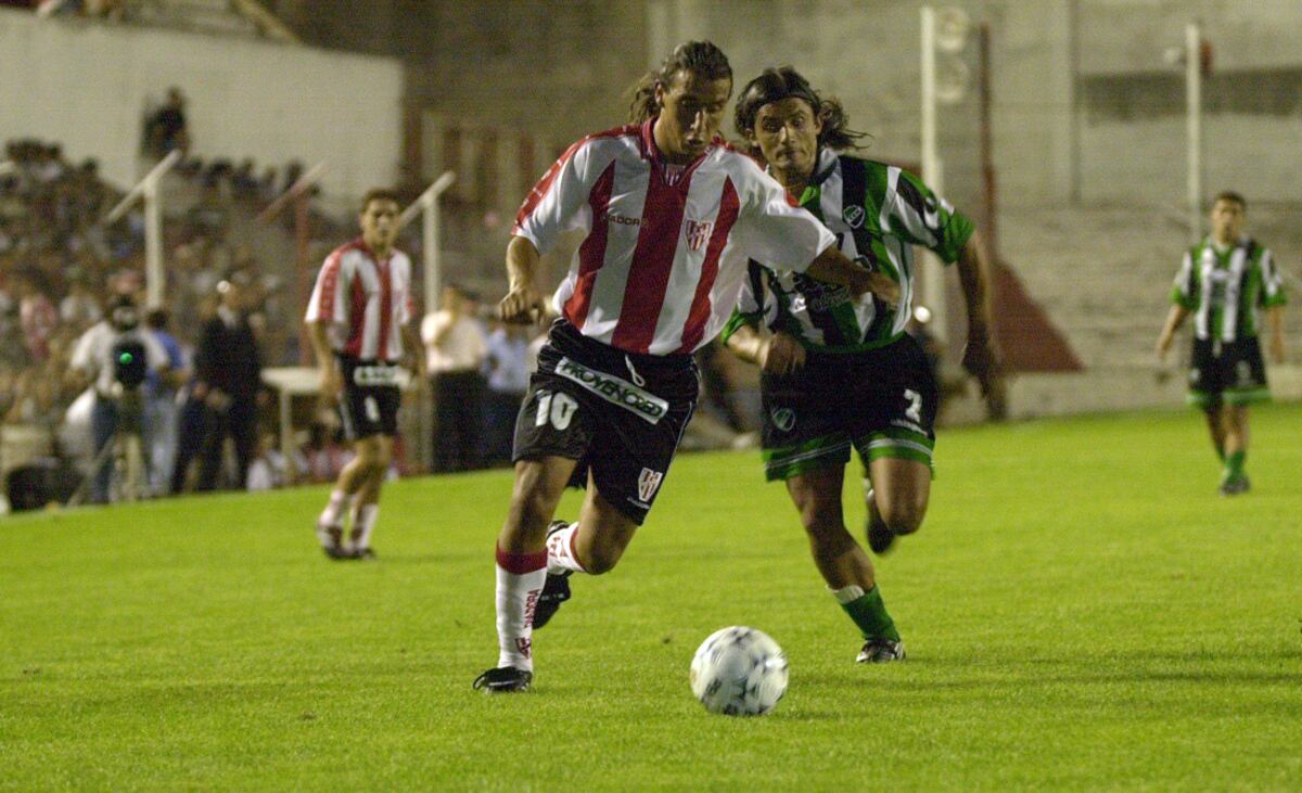 Antuña, el dueño de la pelota en el Instituto de Martino. (Foto: Archivo / La Voz)