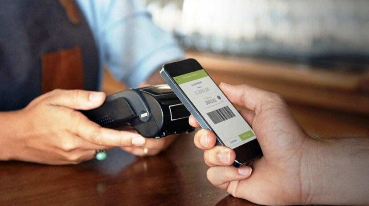 MODALIDAD. Accesibilidad y rapidez son dos de las ventajas que ofrecen las billeteras virtuales para realizar operaciones desde el celular.