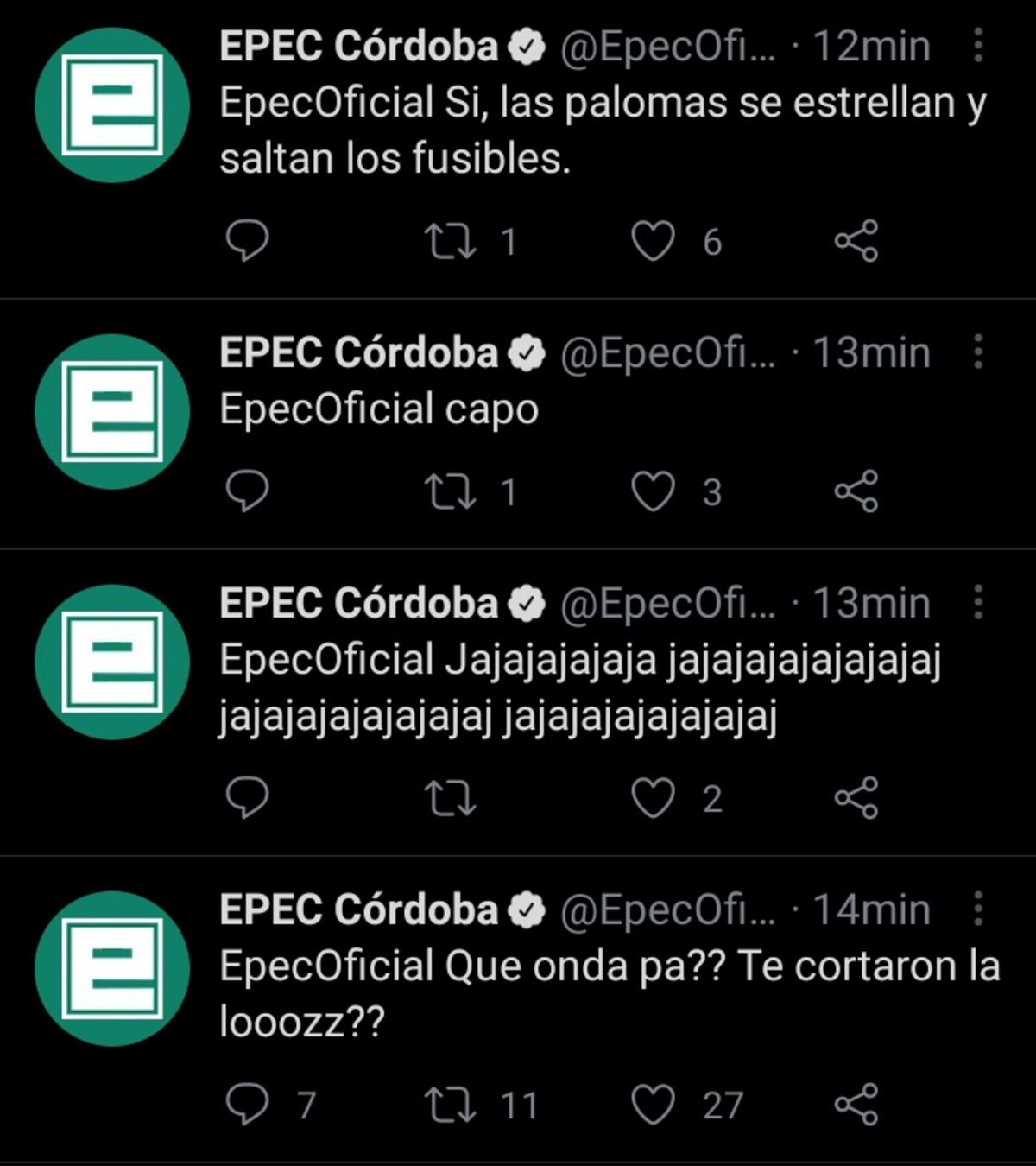 Los mensajes que aparecieron en la madrugada de este domingo.