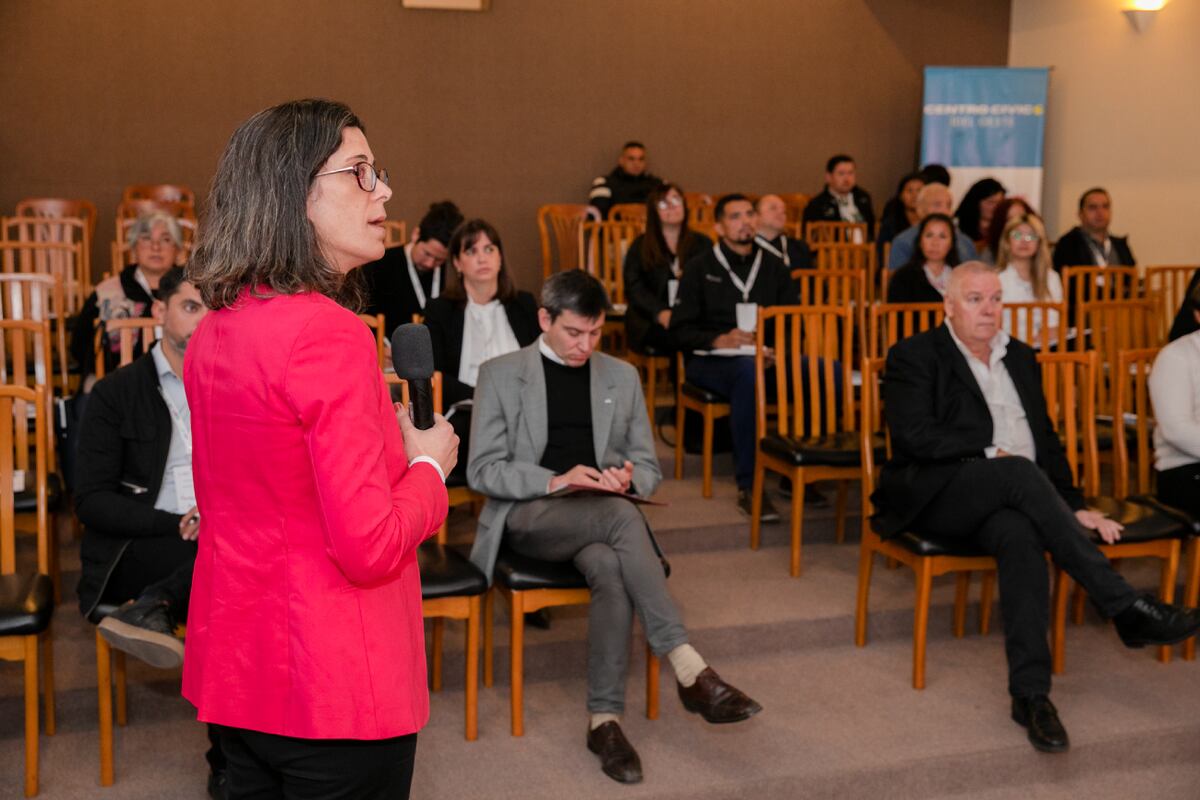 Los capacitadores de la Legislatura recorrieron los departamentos de la provincia, como en Villa Dolores donde se reunieron tres departamentos de Traslasierra. (Foto: Comunicación Legislatura de Córdoba)