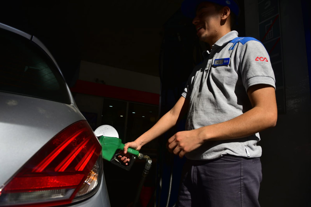 Nuevo precio de los combustibles. (José Gabriel Hernández / La Voz)