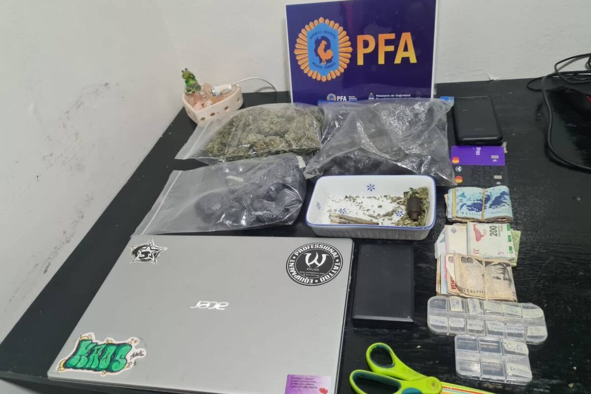 La Policía Federal Argentina detuvo a tres personas acusadas por narcomenudeo en la ciudad de Mar del Plata. (Prensa PFA)