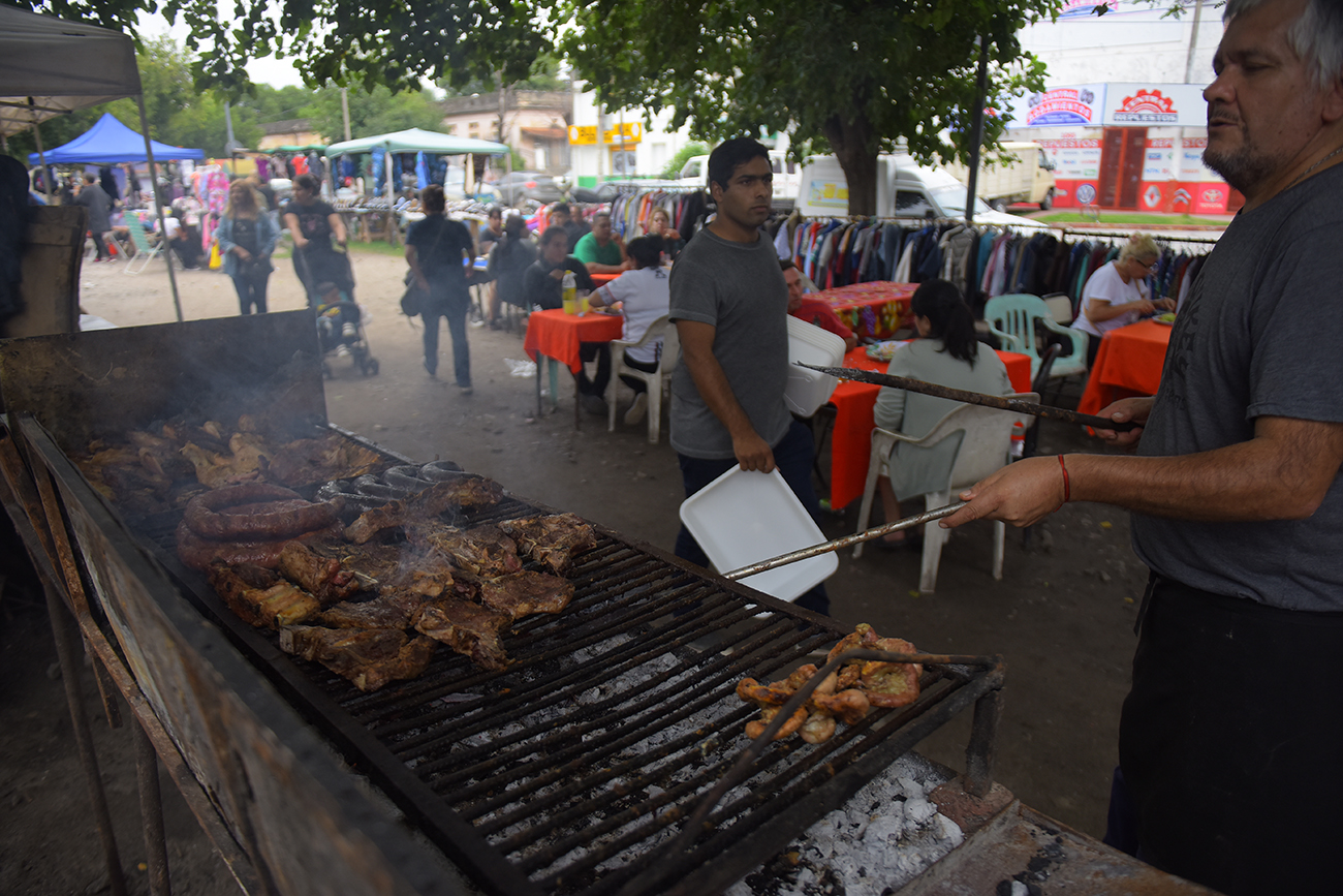 Feria Bulnes . Feria americana cada día crece más. (José Gabriel Hernández / La Voz)