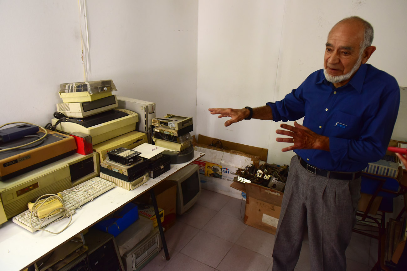 María del Carmen Ordoñez y Próspero Herrera, la pareja pionera de la electrónica digital en Córdoba. (Nicolás Bravo / La Voz)
