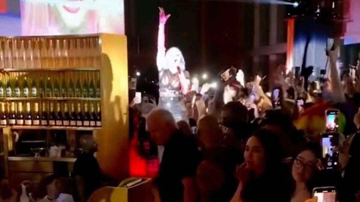 Madona cantó ante una multitud