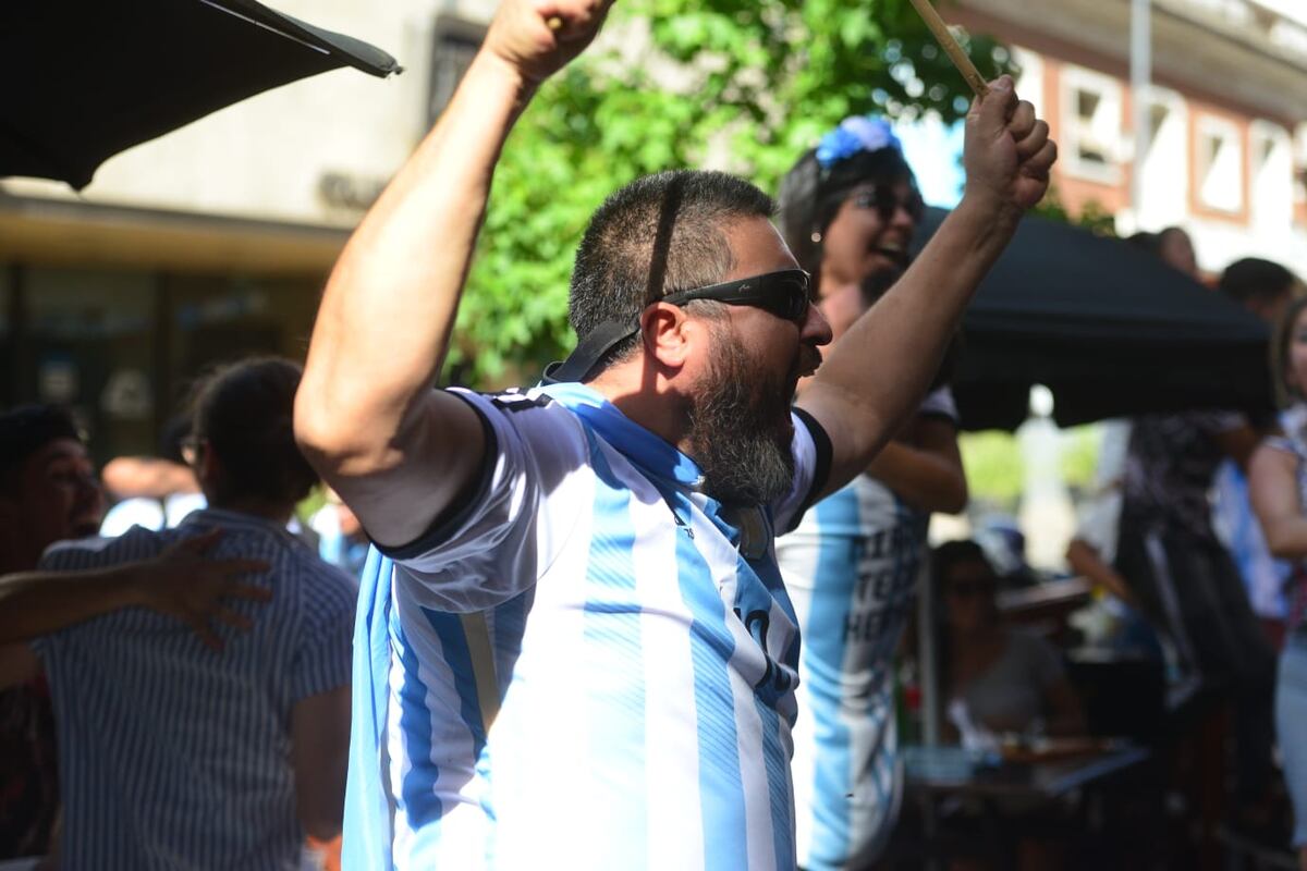 Nueva Córdoba. Así se gritaron los goles de Argentina contra Croacia. (Foto / Javier Ferreyra)