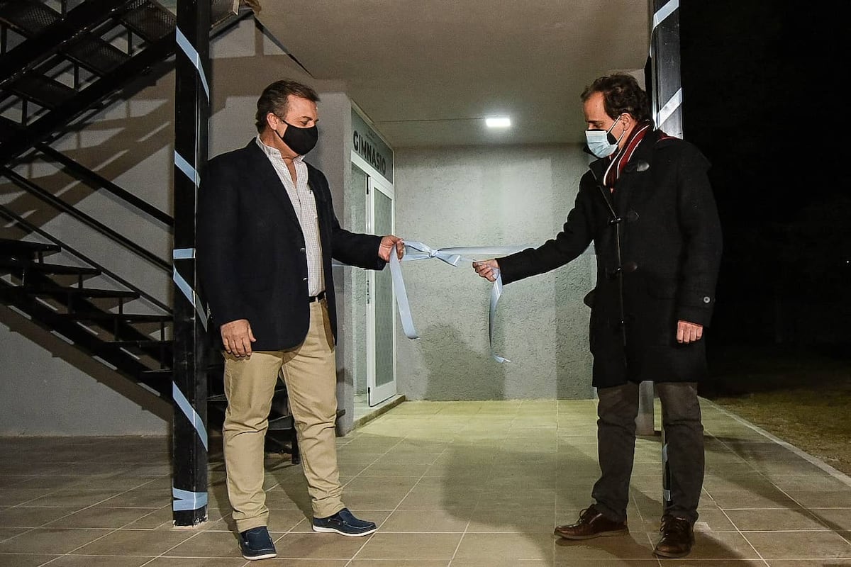 Estudiantes de Río Cuarto inauguró el gimnasio Pablo César Aimar, con la presencia del presidente Dagatti. (Prensa Estudiantes Río Cuarto).