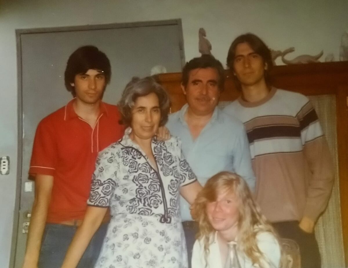 Los Pailos a full: Su hermano Hugo, mamá Mina, papá Cacho (Hugo), Fernando y la hermana Cecilia.