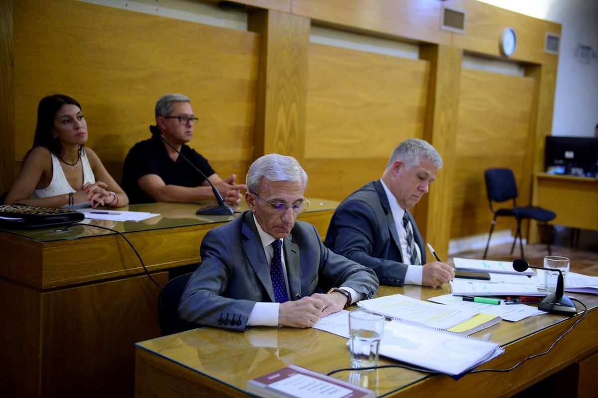 El querellante Nayi y el fiscal Berger pidieron 3 años de condena para los acusados. (José Gabriel Hernández / La Voz)