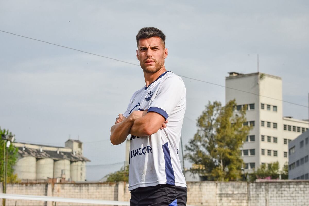 Bonet, la esperanza de gol de Juniors. Por ahora no puede jugar (Foto: Maca Paolini / Prensa GPJ).