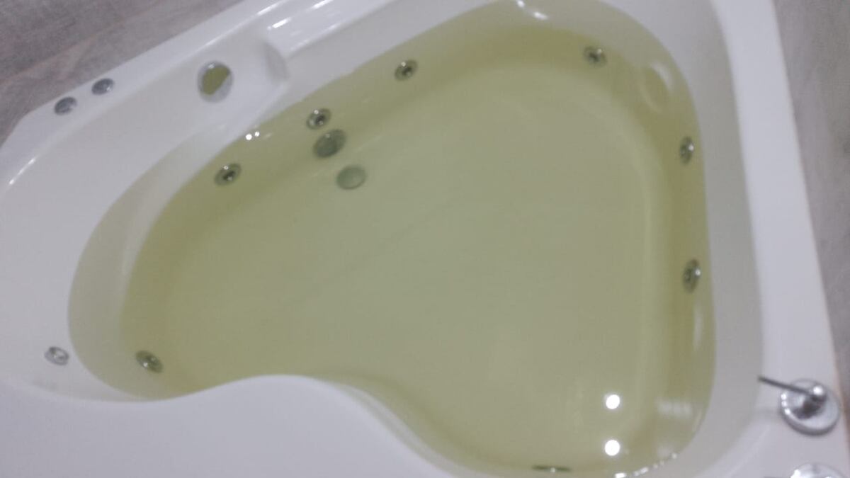 Vecinos de Potrero de Garay alertan sobre las malas condiciones en que llega el agua corriente posterior al desabastecimiento que sufrieron el fin de semana largo..