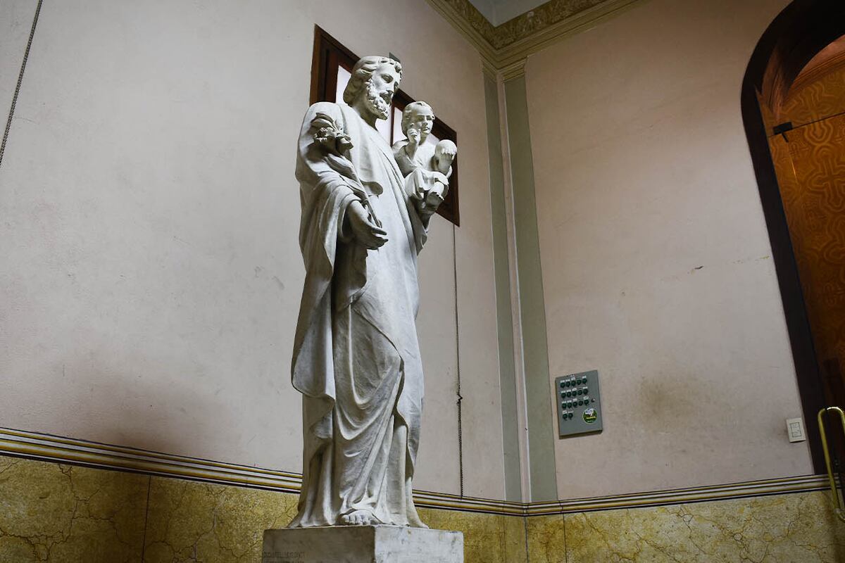 Escultura de San José.