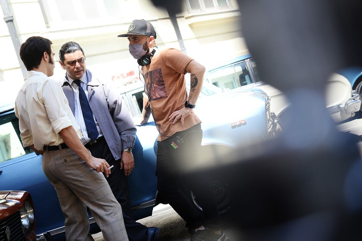 Lucas Combina, en el rodaje de "Un crimen argentino".