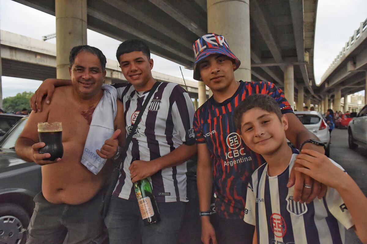 Cara de cancha en la previa del encuentro entre Talleres y Atlético Tucumán en el Kempes. (César Heredia / La Voz)