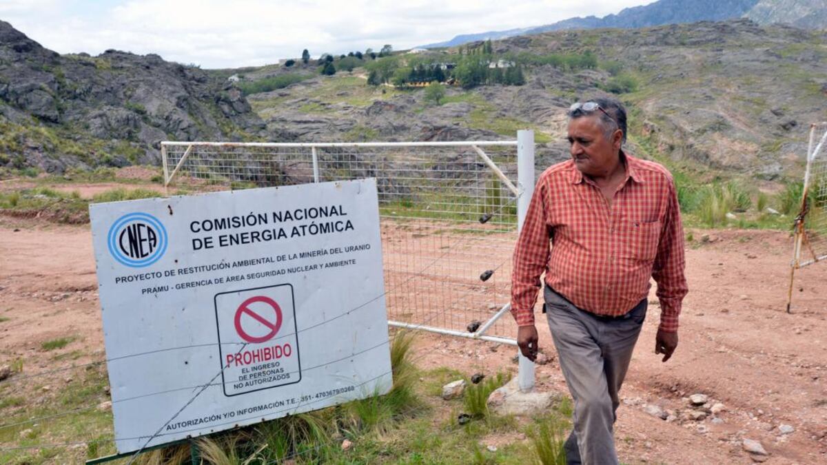 El acceso, restringido, al predio de la exmina de uranio en Los Gigantes, en el sur del Valle de Punilla. (La Voz/ Archivo)