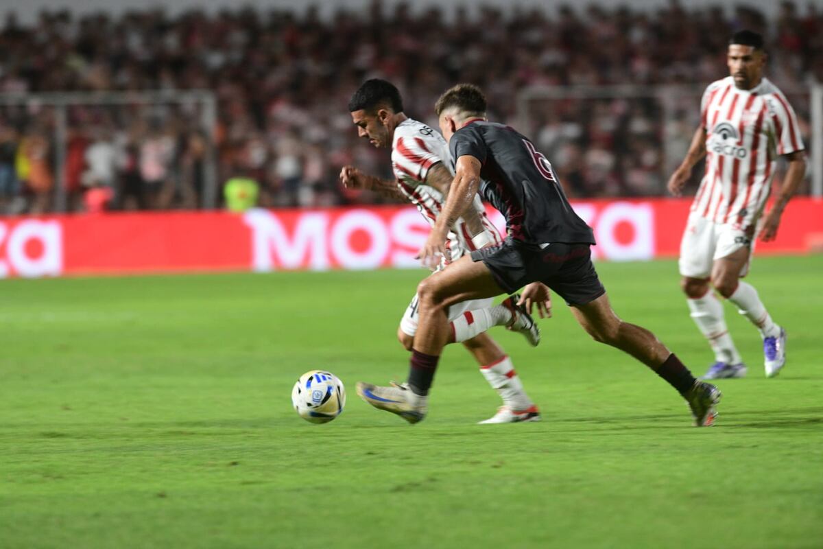 Instituto ante Lanús, por la tercera fecha del Torneo Apertura 2026. (Javier Ferreyra / La Voz).