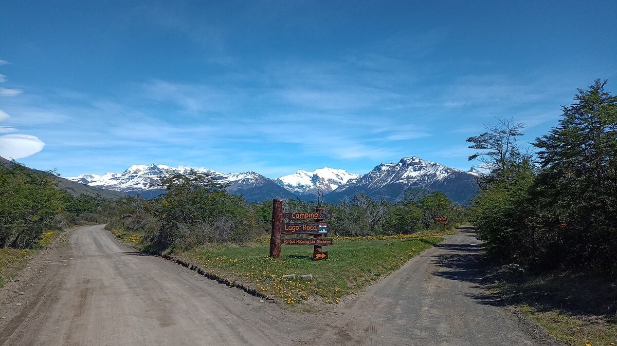 Así es el ingreso al Camping Lago Roca.
