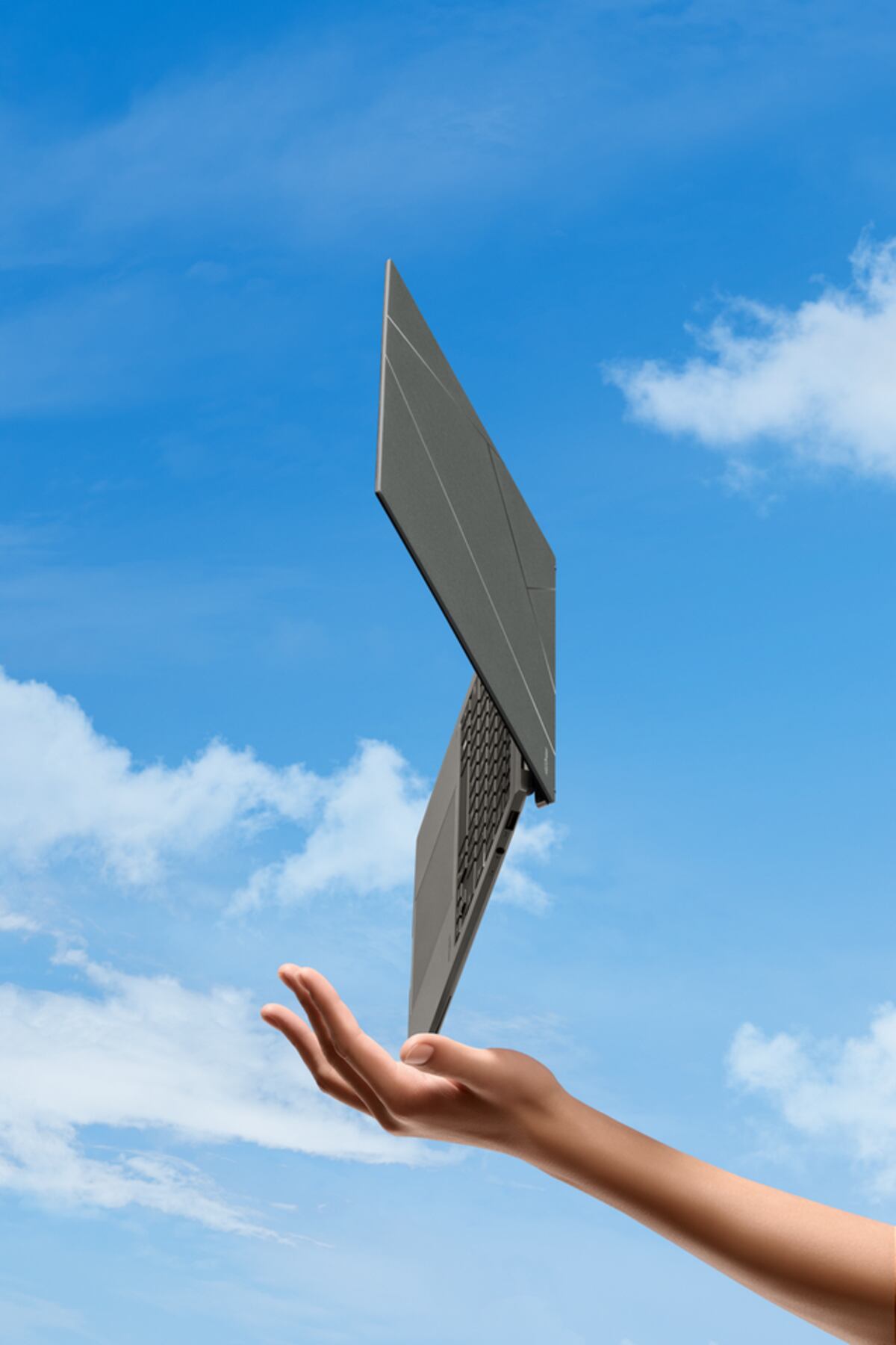 Imágen de la Zenbook S 13 Oled de Asus. (Gentileza prensa Asus)