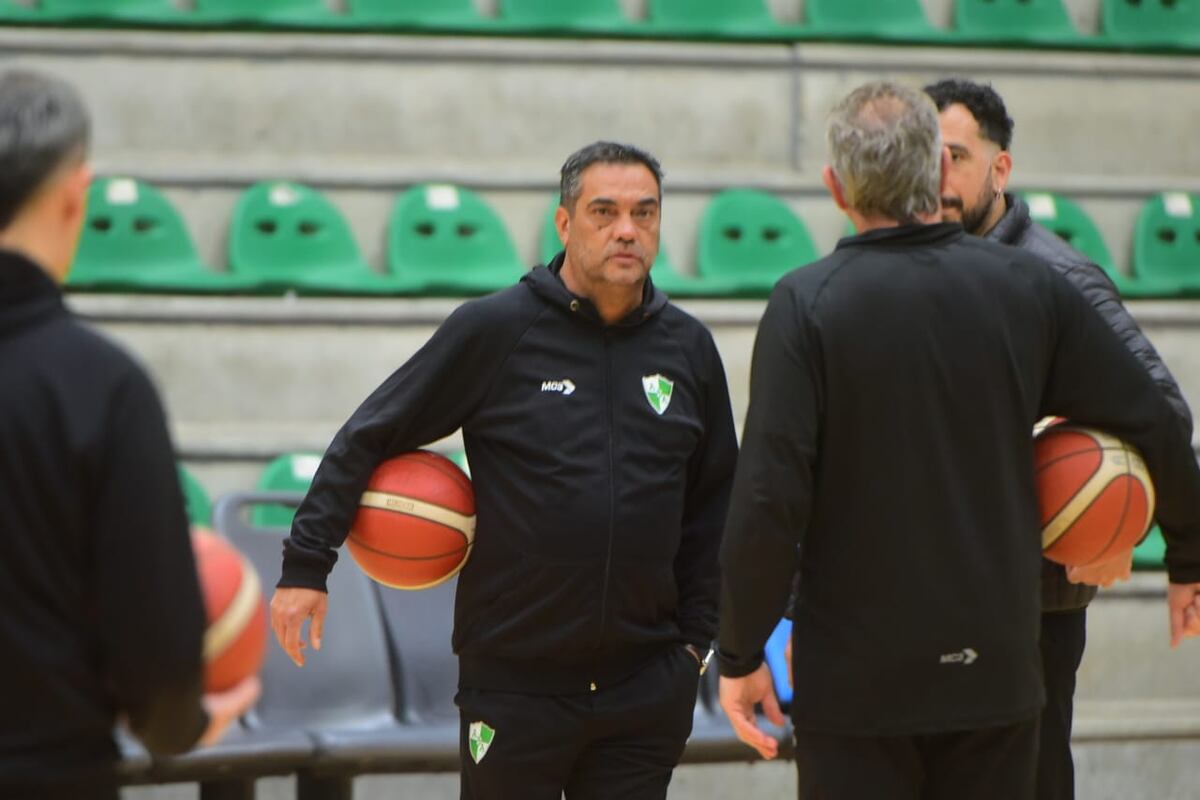 Atenas comenzó su pretemporada para una nueva Liga Nacional. (José Hernández / La Voz).