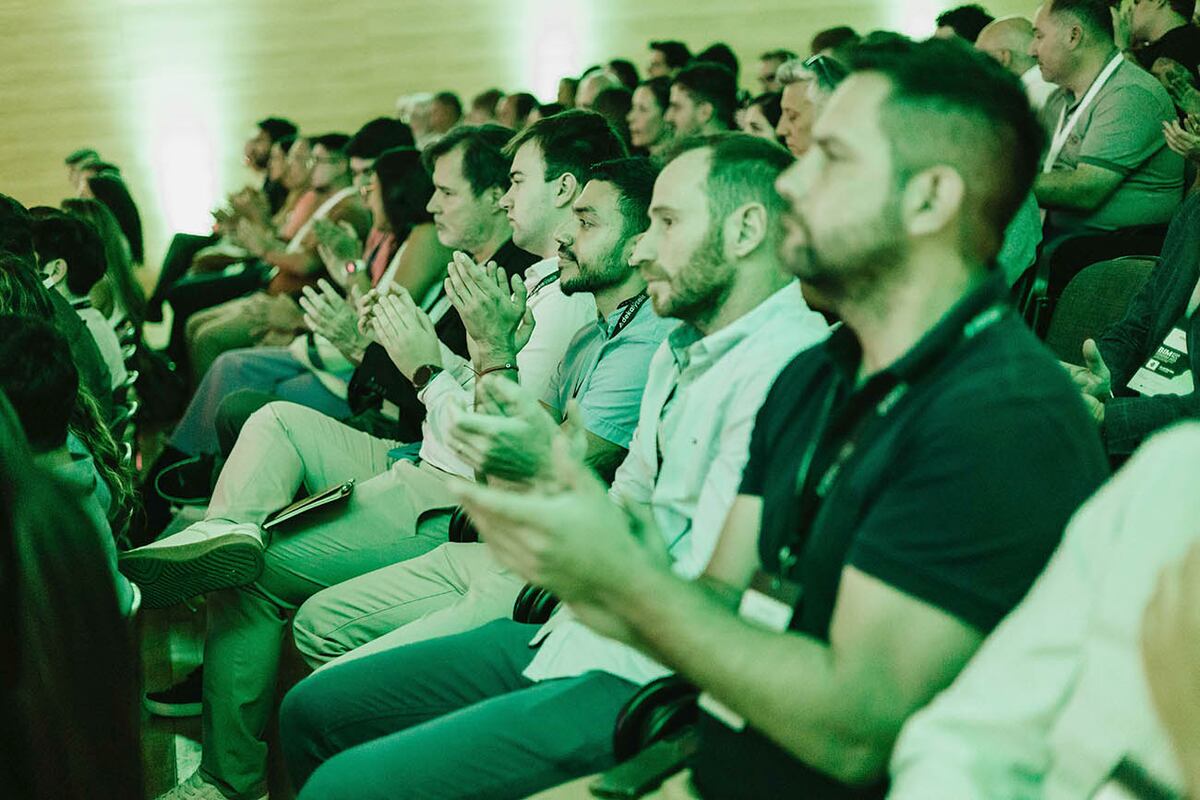 Los asistentes estuvieron atentos a los debates sobre innovación, productividad y gestión integral de obras.