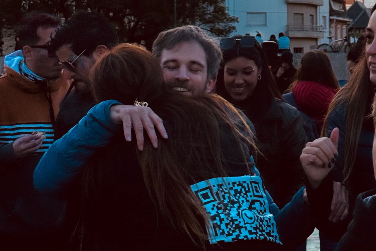 Córdoba. Batallón de Amor y All for Life, las organizaciones detrás del “Sunset Solidario” en Plaza España. (La Voz)