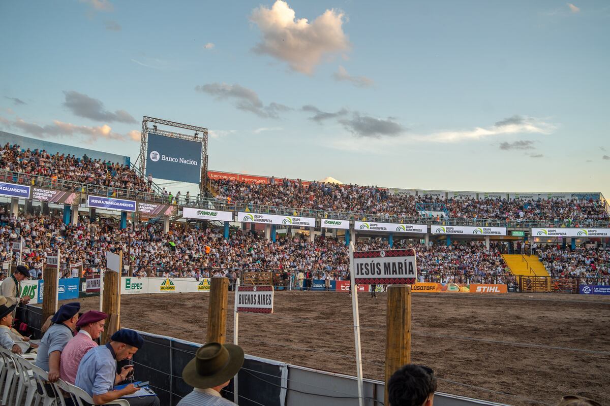 Las tribunas del anfiteatro se llenaron desde temprano. (La Voz).