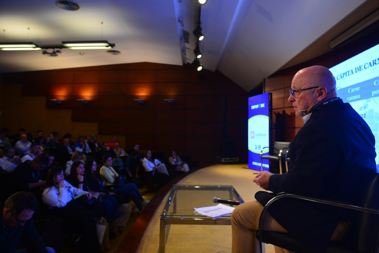 COYUNTURA. El presidente de la Federación de Industrias Frigoríficas Regionales Argentinas (Fifra), Daniel Urcía, durante su exposición en el foro (Nicolás Bravo / La Voz)