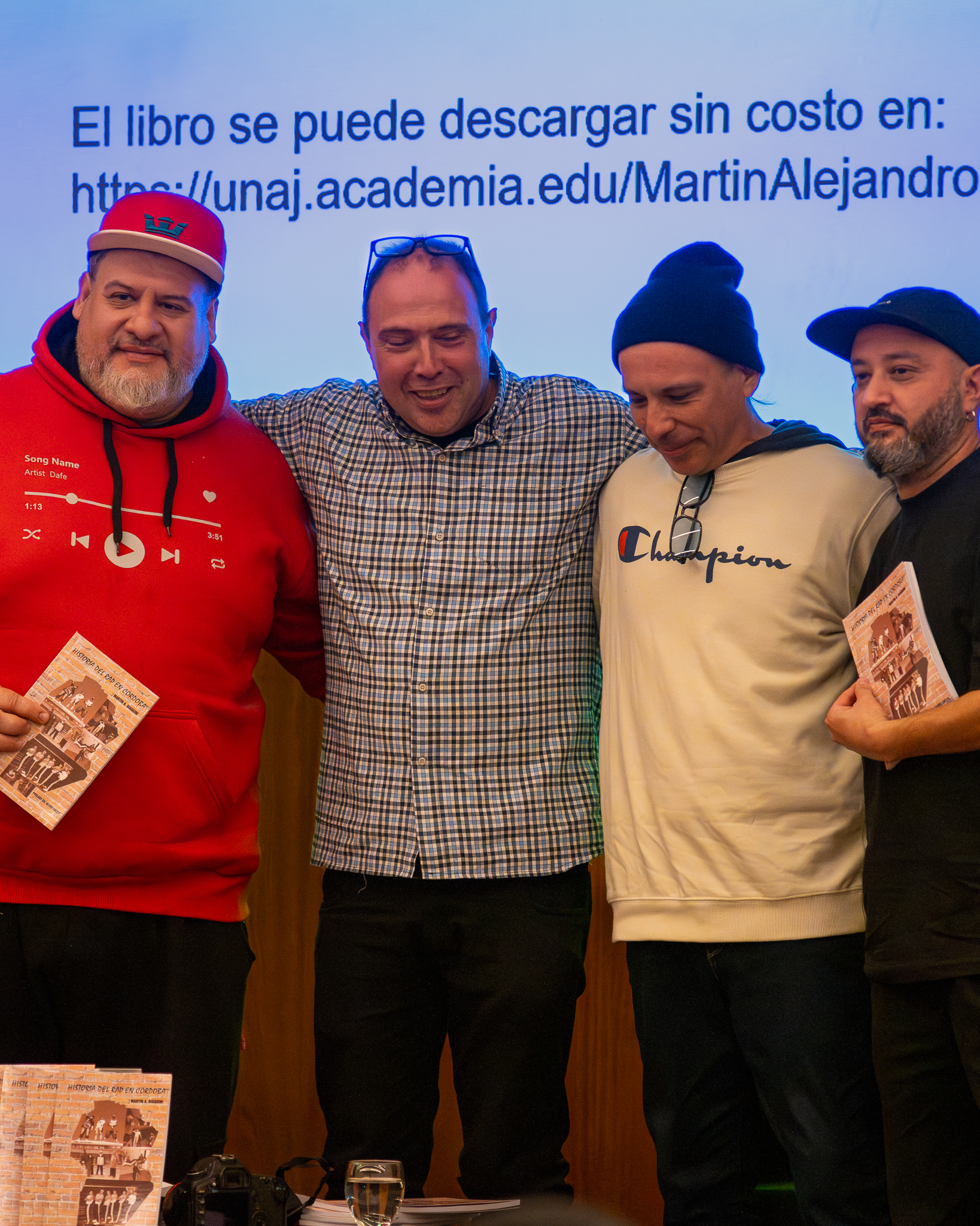 DJ Coloso, Martín Biaggini, Chino MC y Baltazar Ferrero en la presentación de "Historia del rap en Córdoba" en la Legislatura. (Gentileza @carlos_cortez_foto).