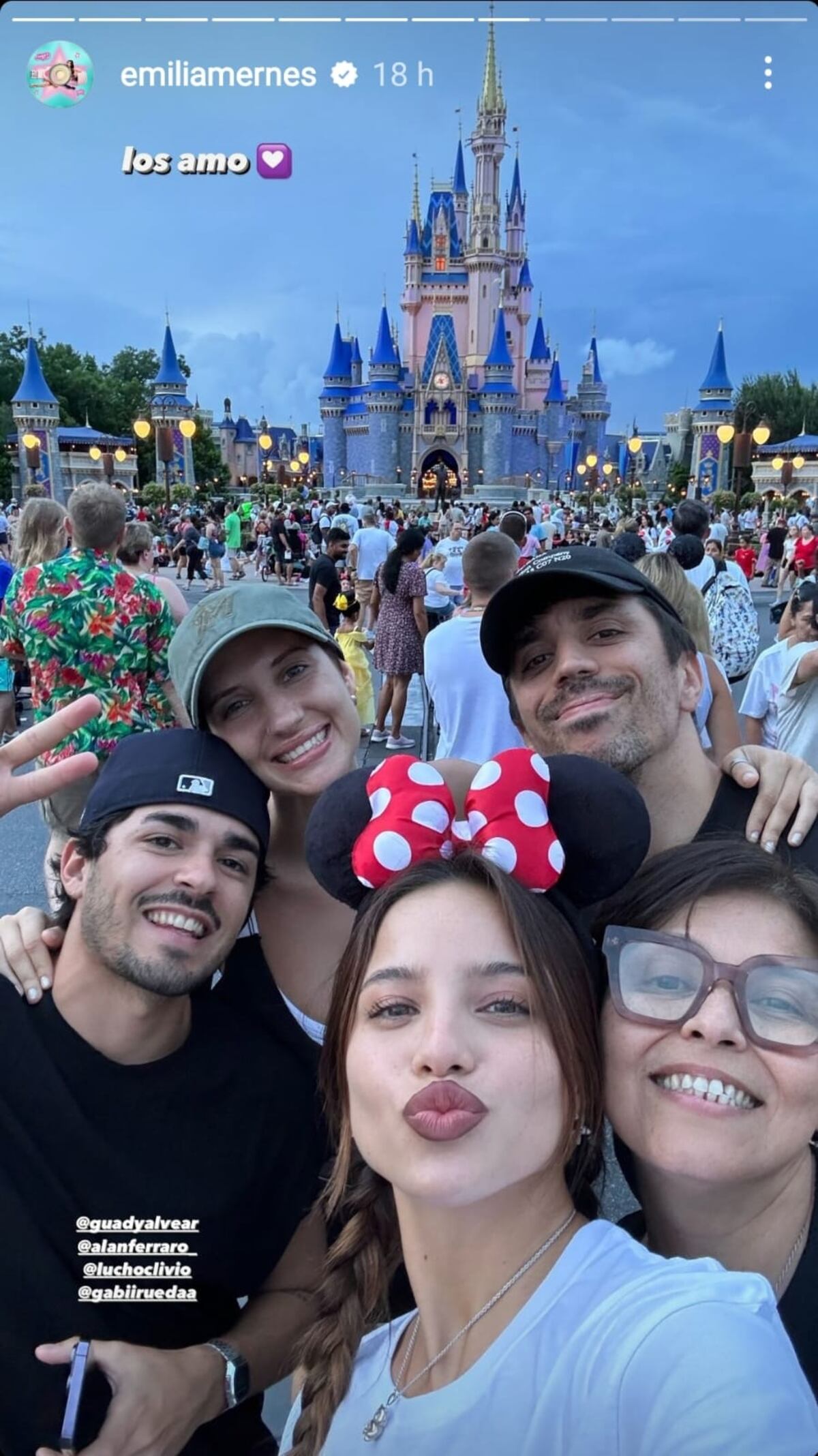 Emilia se fue a Disney con casi toda su familia (Captura de pantalla)