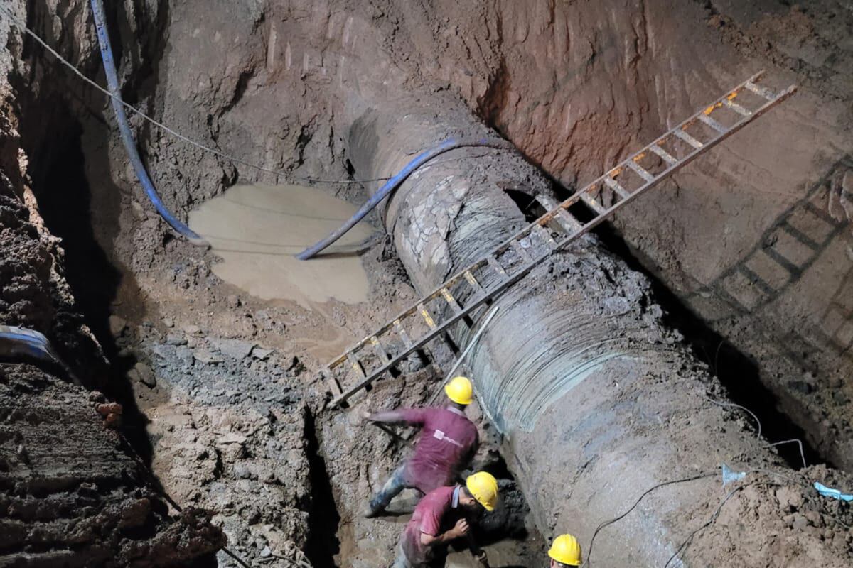 La rotura de un caño dejó a más de 160 mil vecinos de Córdoba sin agua (Aguas Cordobesas).