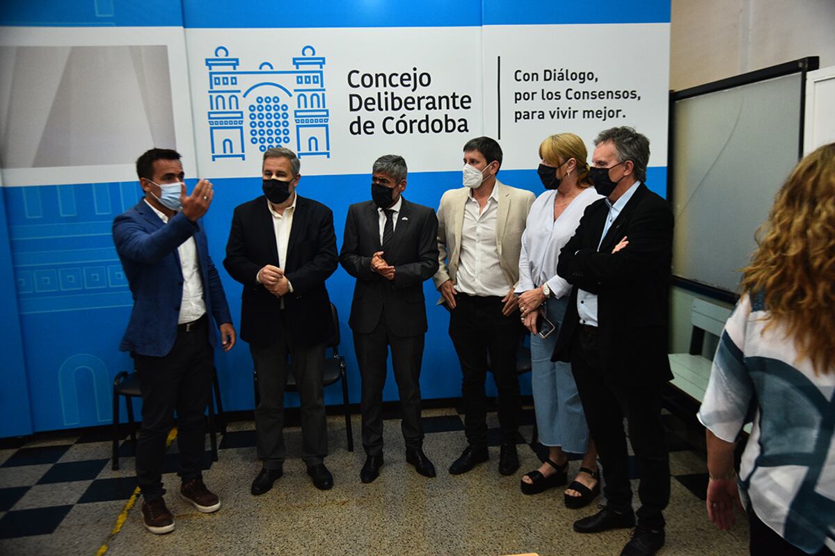Conferencia de prensa de la oposición en el Concejo Deliberante (Pedro Castillo).