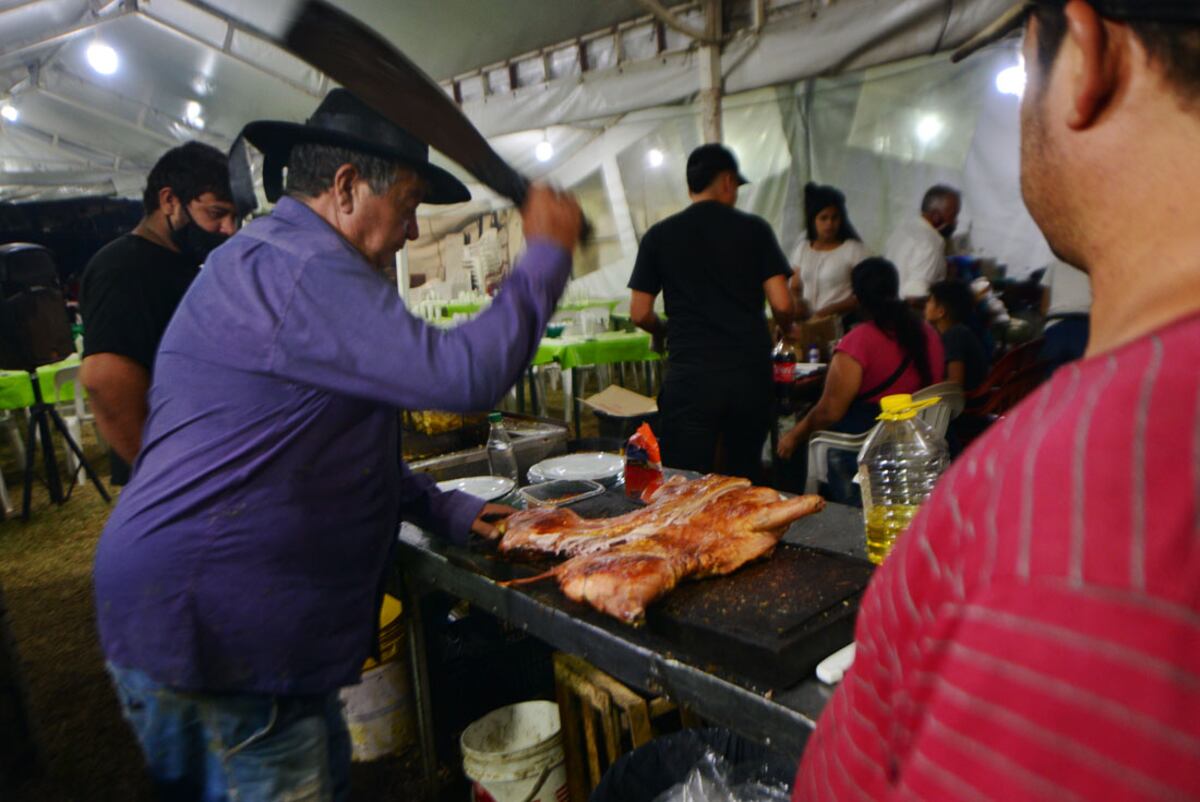 El espectáculo de la comida durante el Festival de Doma y Folklore de Jesus María merece destacarse en un lugar especial. Foto Javier Ferreyra