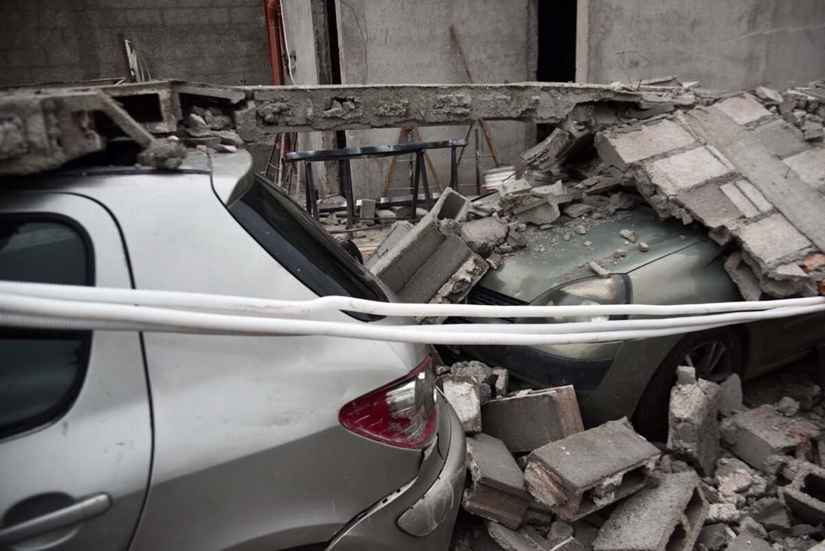 Barrio Cárcano. Así quedaron los autos tras ser aplastados (Pedro Castillo/ La Voz).